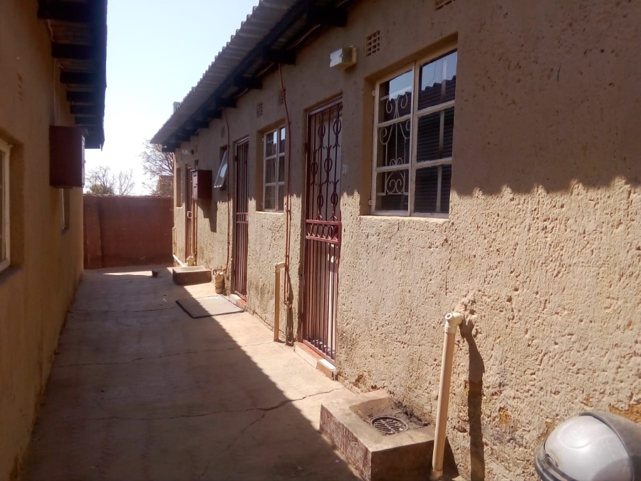 To Let 1 Bedroom Property for Rent in Mabopane North West